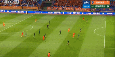 半场战报：云南1-0浙江，克莱伯头球得分，米特里策丢点