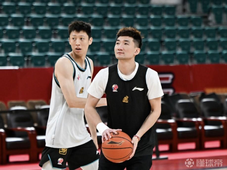 背水一战迎来复出？孙铭徽现身浙江广厦G2赛前踩场训练