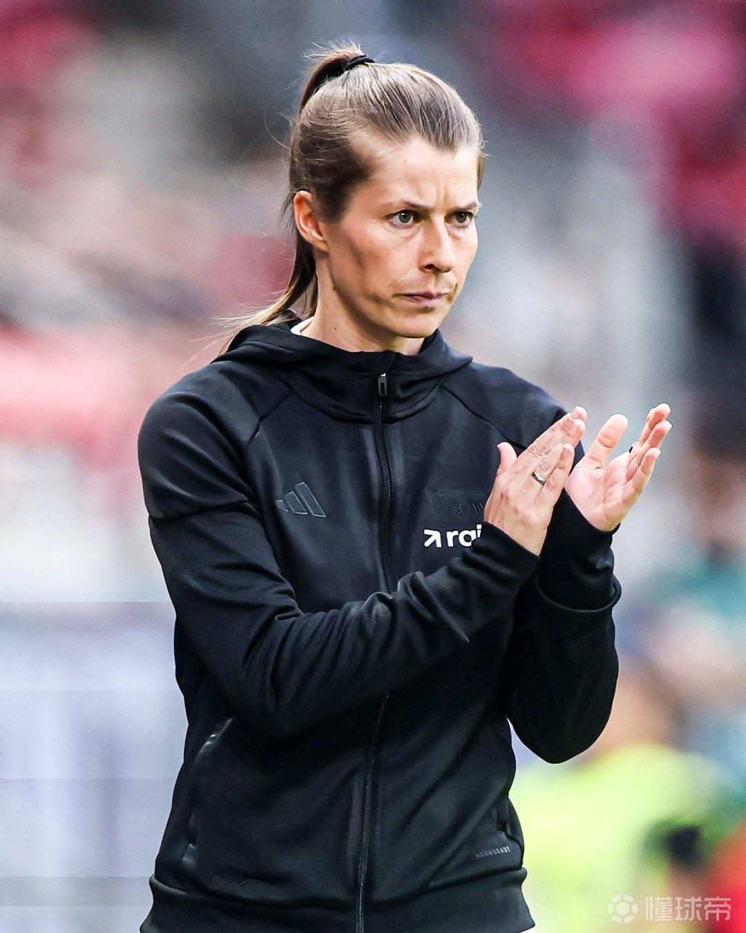 柏林联3-1击败美因茨，埃塔成为五大联赛首位率队获胜的女主帅