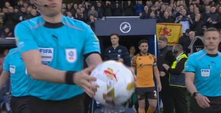 半场战报：米尔沃尔0-0赫尔城，双方破门乏术
