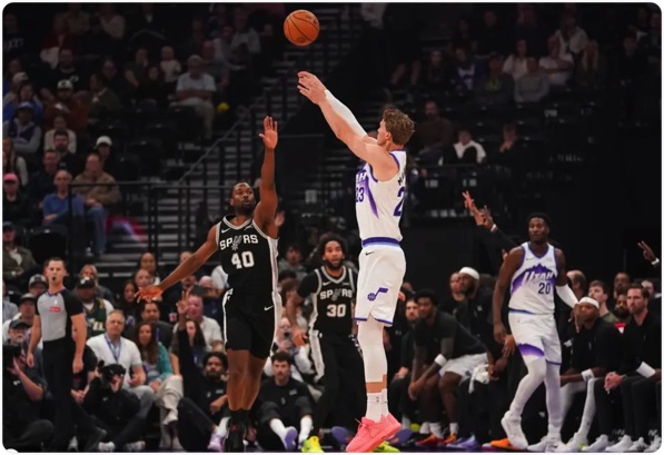 10月13日 NBA季前赛 马刺vs爵士 全场录像回放